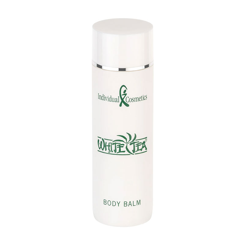 Weiße Flasche mit silbernem Deckel und grünem Schriftzug des Individual Cosmetics WHITE TEA BODY BALM von UPN Austria